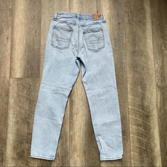 American Eagle Vintage Hi-Rise Jeans Size 2 Light Wash Distressed Ripped Holes - Picture 9 of 12